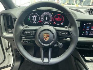 2024 Porsche Cayenne Base (Tiptronic)